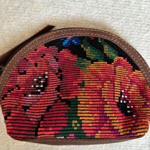 Maria’s artisan shop Guatemala Sophia pouch bag